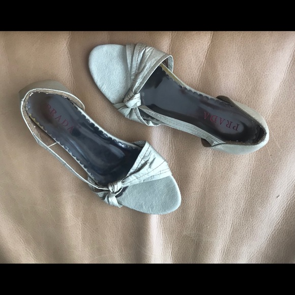 Vintage Prada gold sandals size 36 - Picture 7 of 7