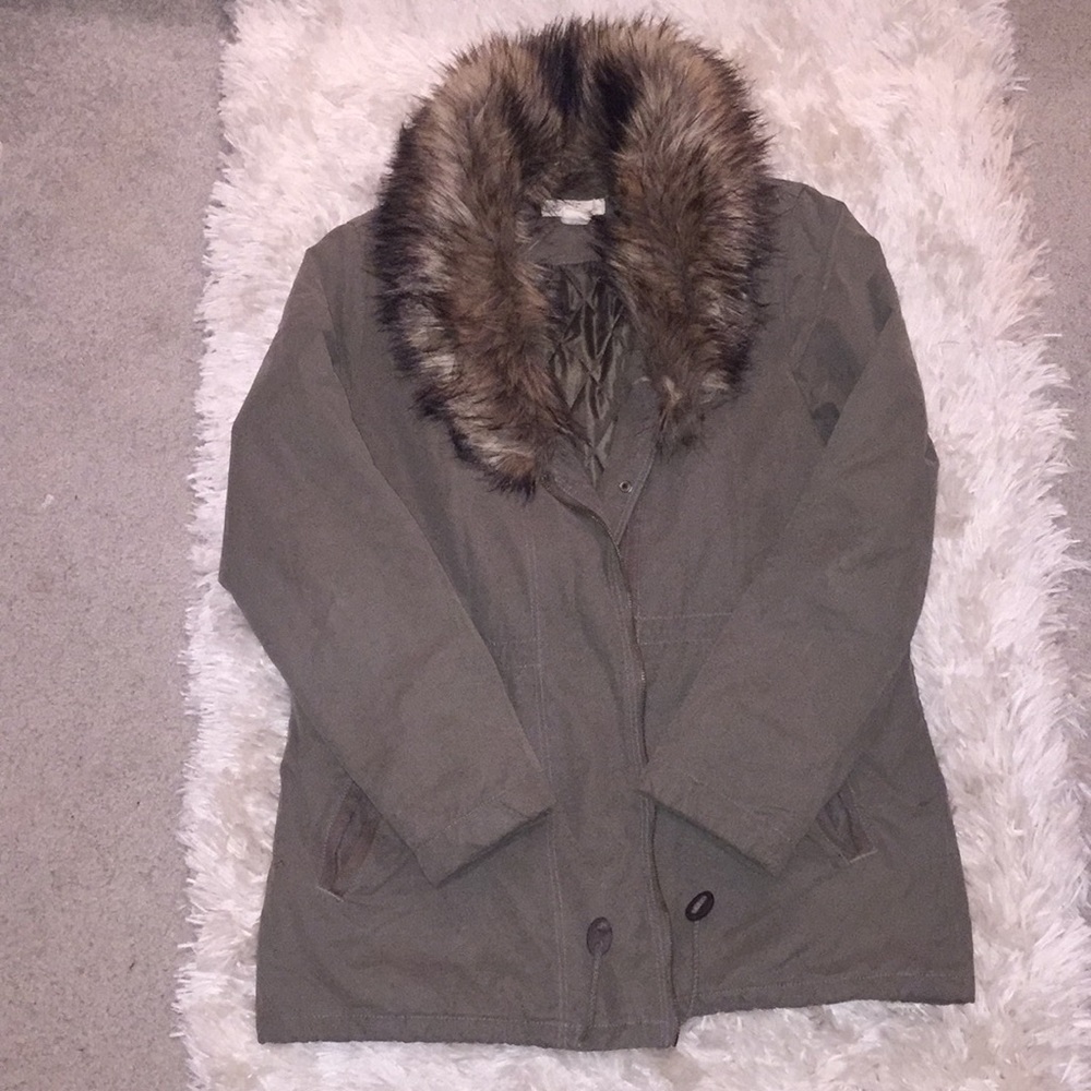 Removable fur parka with quilted inside