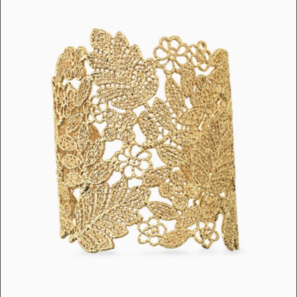 Stella & Dot Chantilly lace cuff