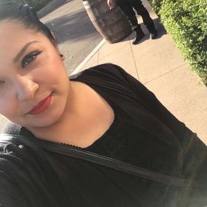 Meet your Posher, Adriana