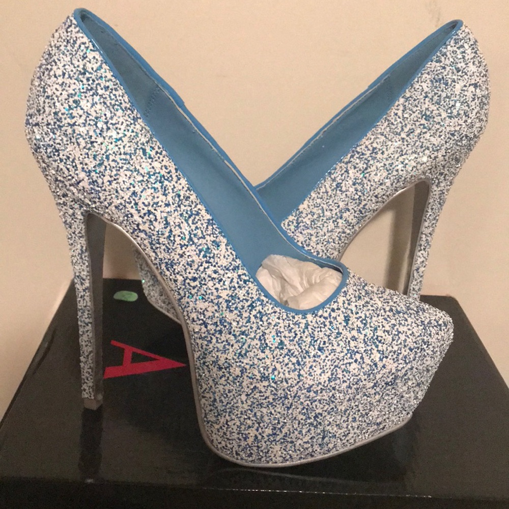 Pumps - Picture 2 of 3
