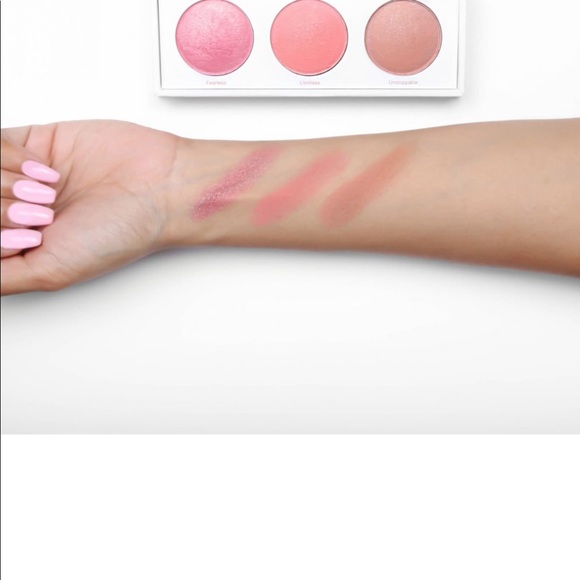 🌟2 /$20🌟 Realher Blush Trio Palette - Picture 2 of 5