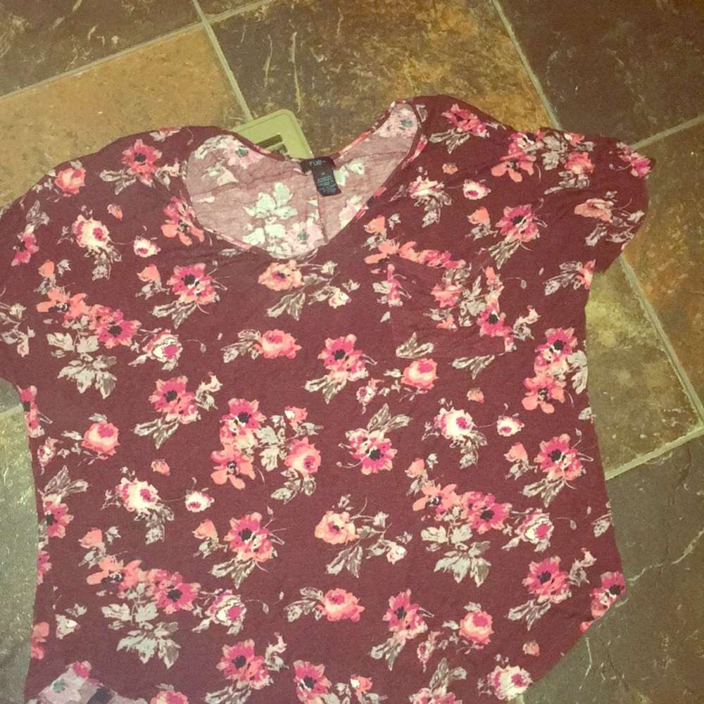 Rue 21 floral print T-shirt
