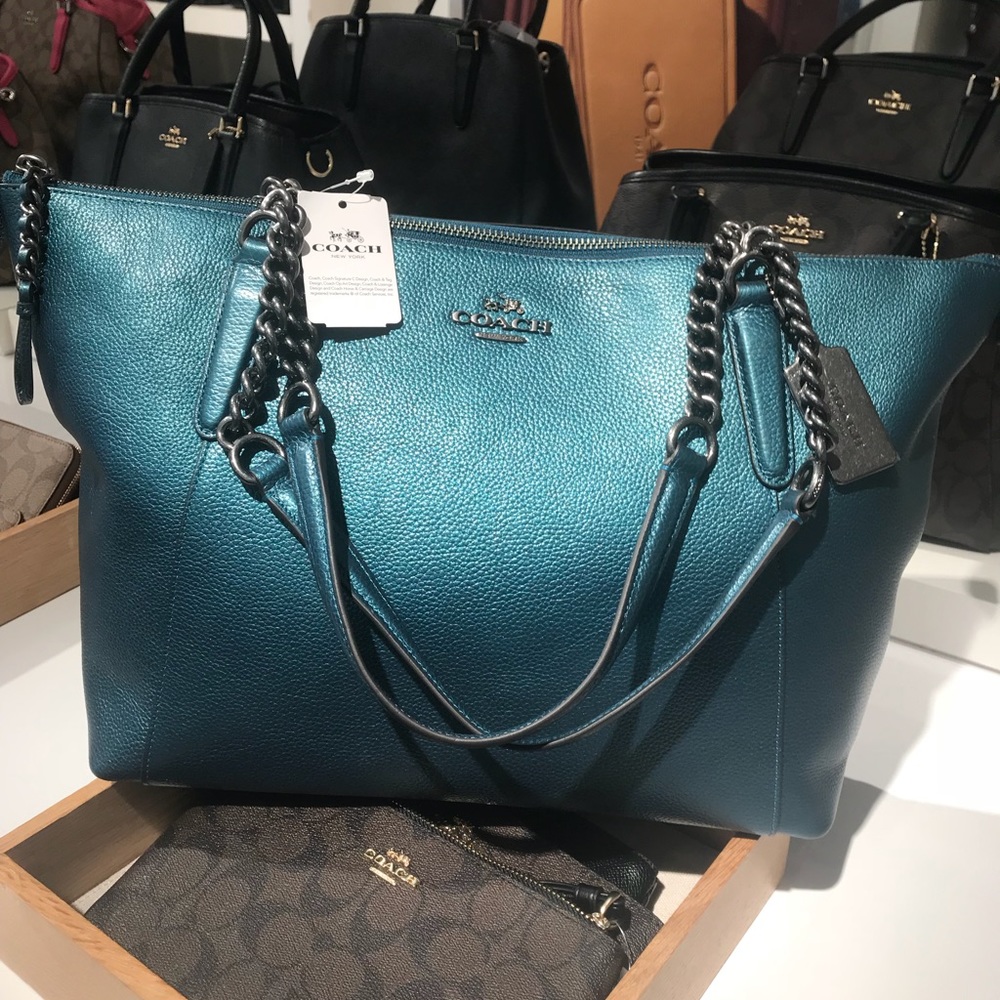 *FLASH New Years SALE* COACH authentic
