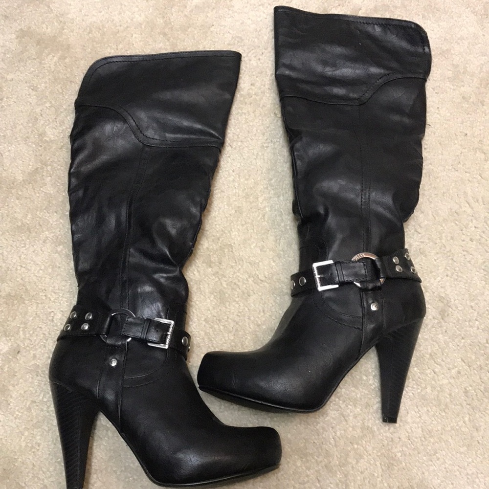 Guess boots