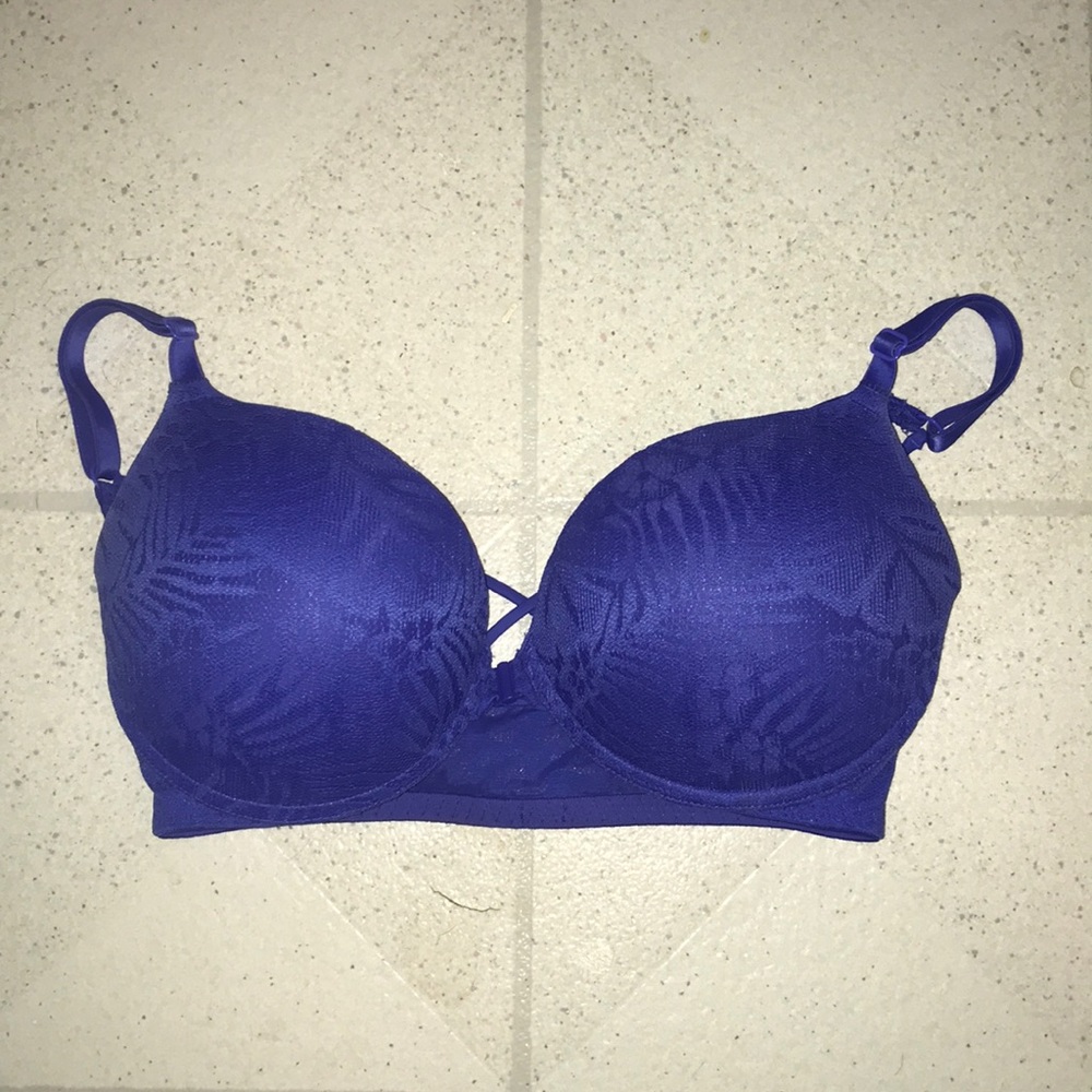 Brand new Victoria secret push up bra!!!!