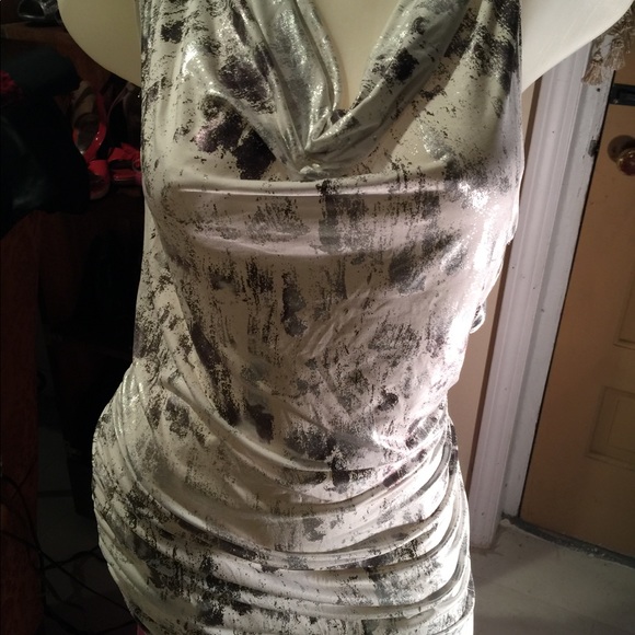 Dresses - Picture 3 of 8