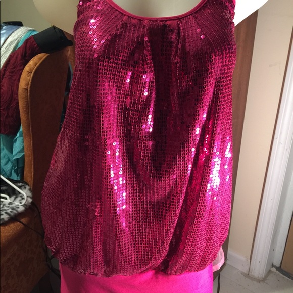 Dresses - Picture 5 of 8