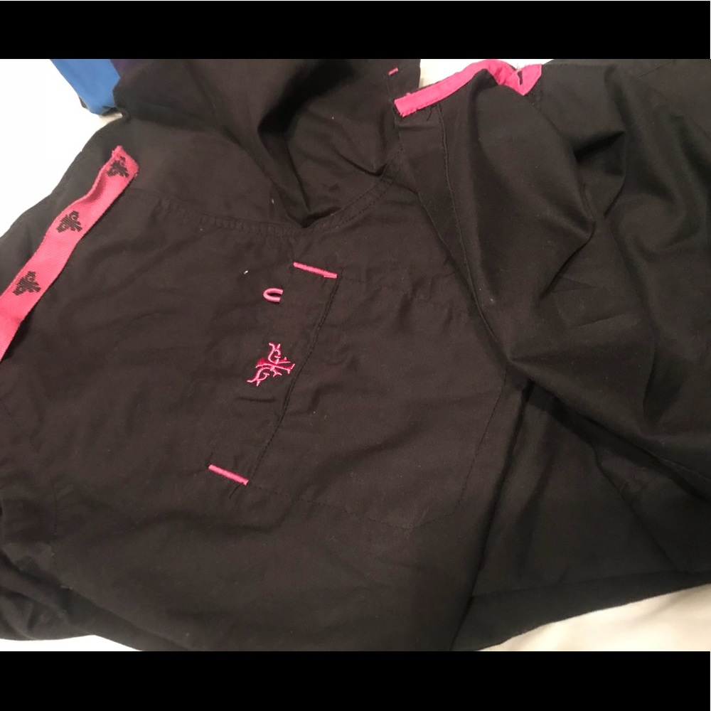 MED COUTURE SIZE LARGE TOP AND BOTTOM