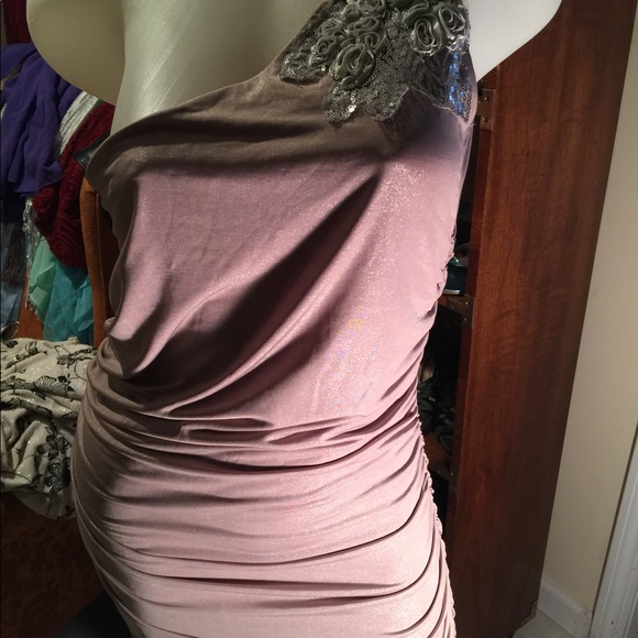 Short dresses - Picture 2 of 8