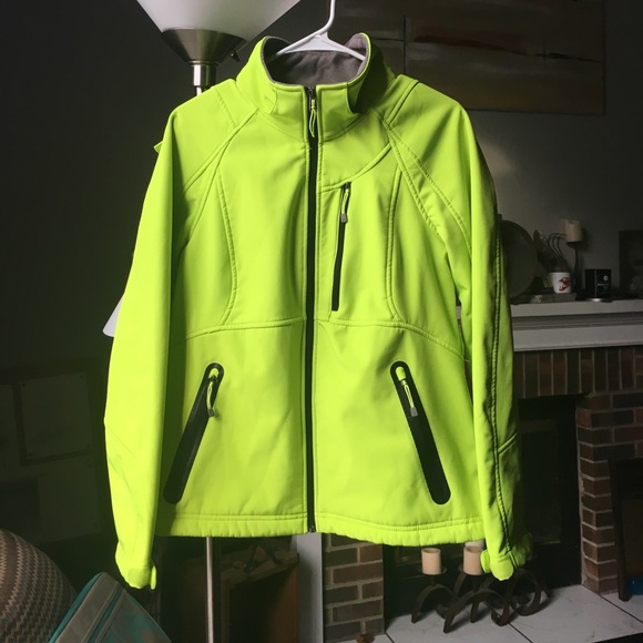 xersion softshell jacket