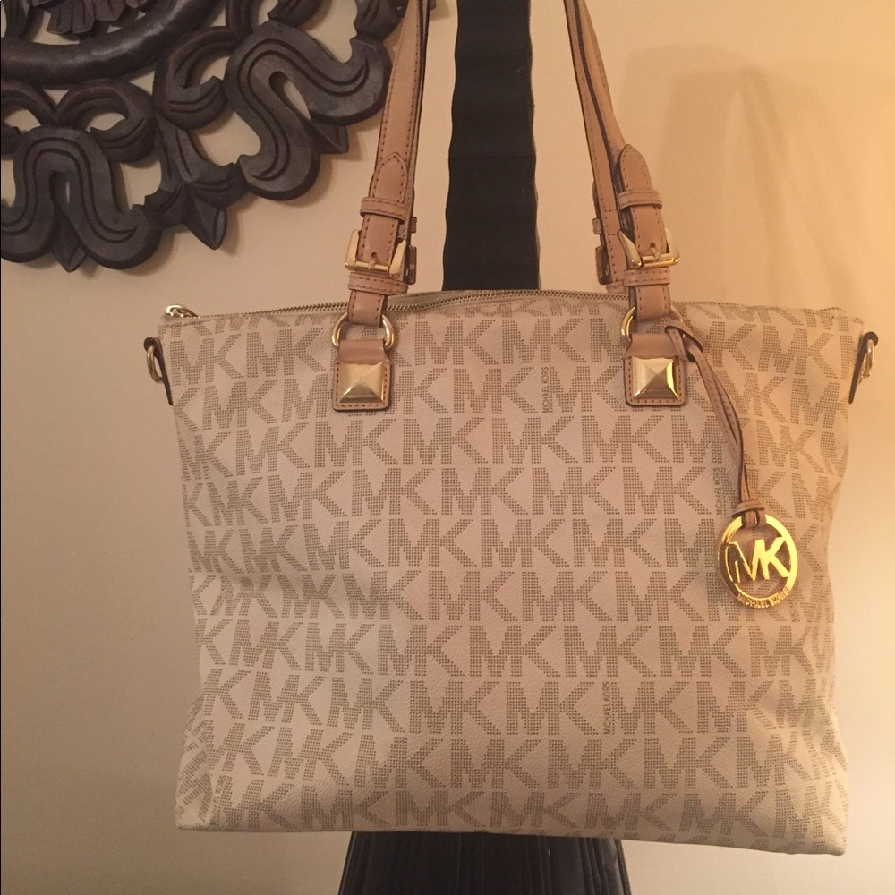 Authentic Michael Kors bag!!