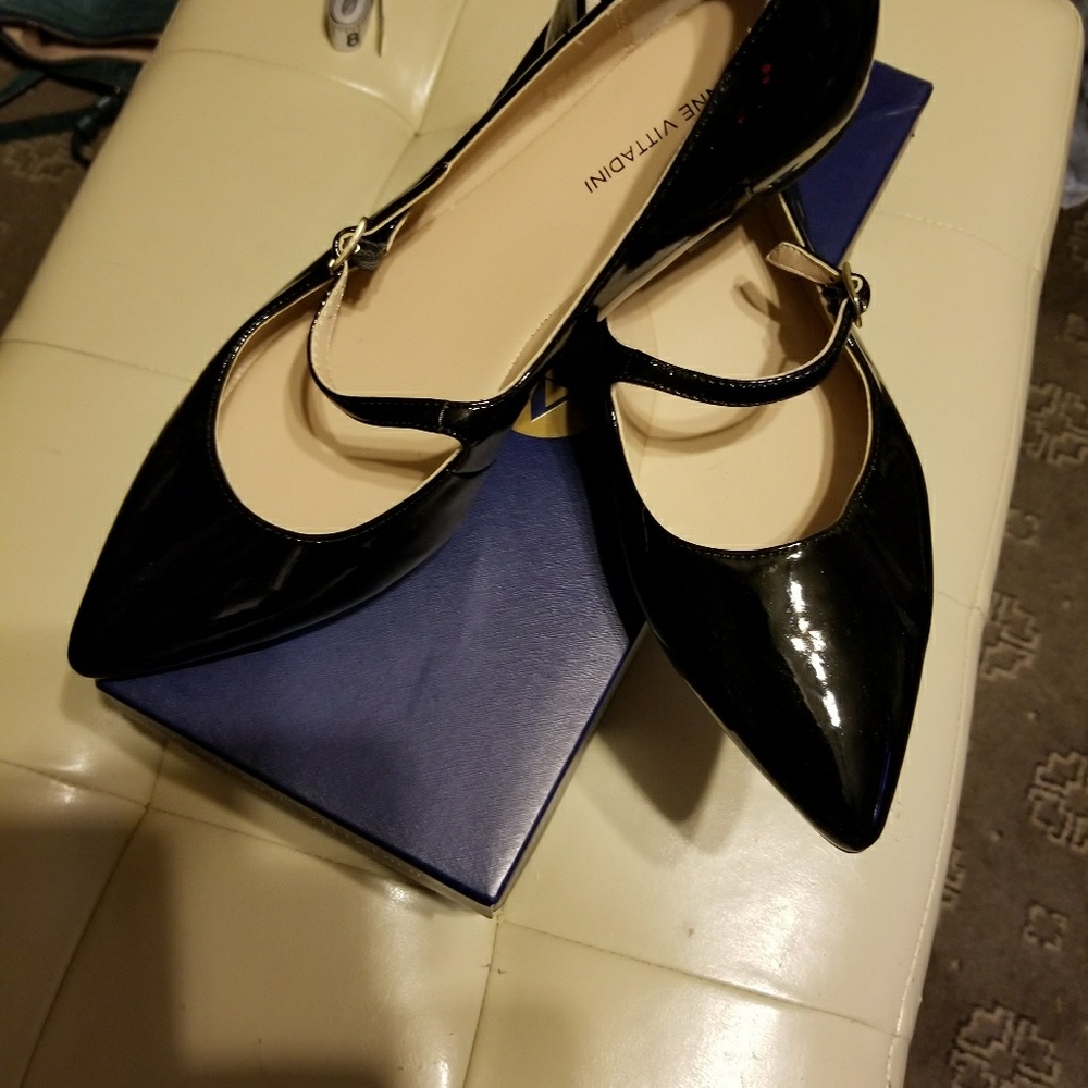 Adrienne Vittadini Pointy Flats size 10