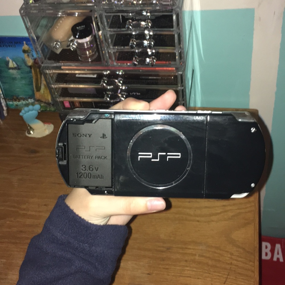 PSP 3000, like new ✨