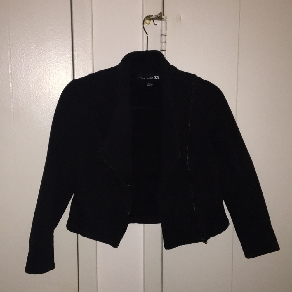 Cute black jacket with side zip