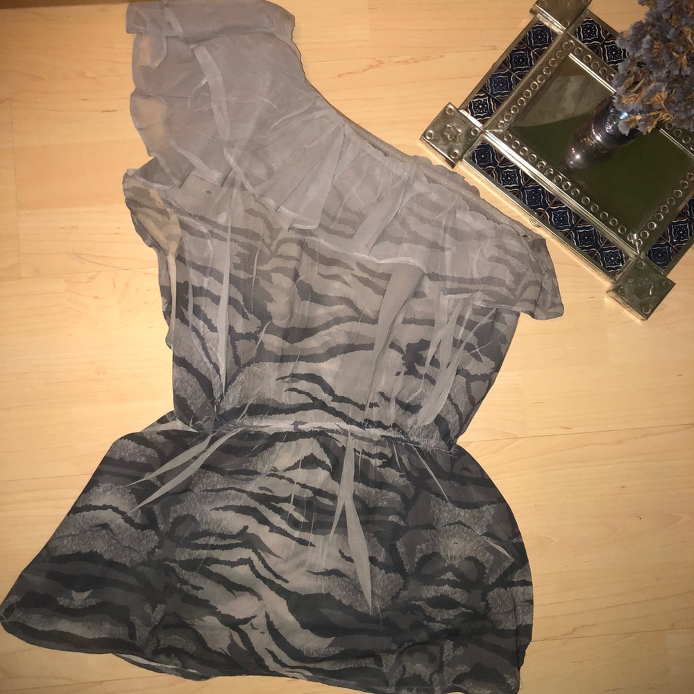 🦈 Forever 21 Size S Sheer Animal Print Top