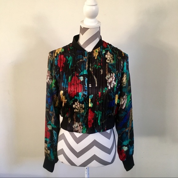 Alice+Olivia Black Floral & Bird Print Silk Jacket - Picture 4 of 8