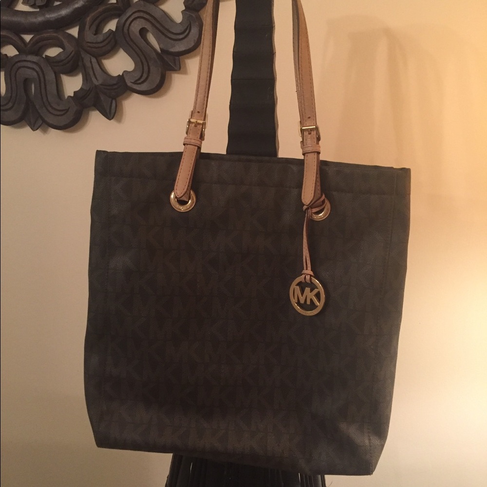 Authentic Michael Kors bag!!