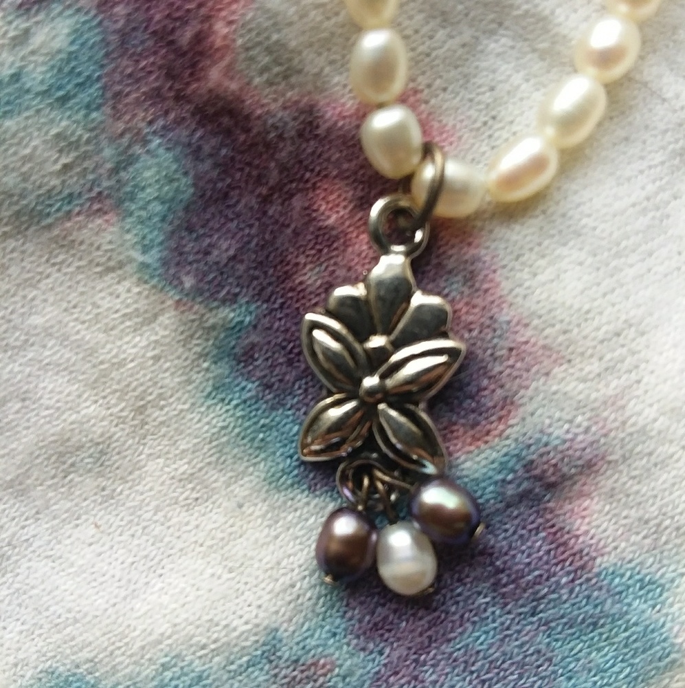 Authentic pearl w dainty flower accent charm