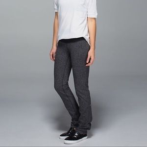 LuLulemon Straight Up Paints - Geometic Pattern