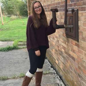 Meet your Posher, Chloe