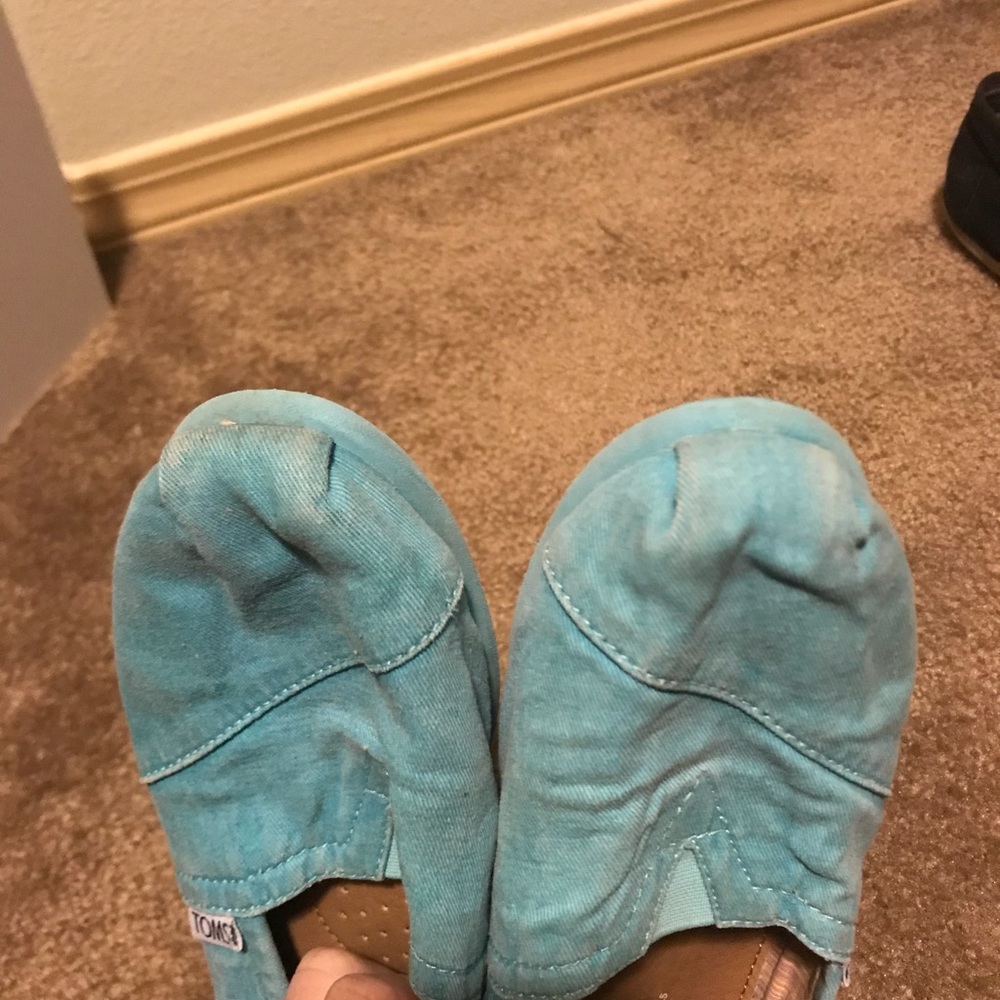 Toms - Picture 2 of 4