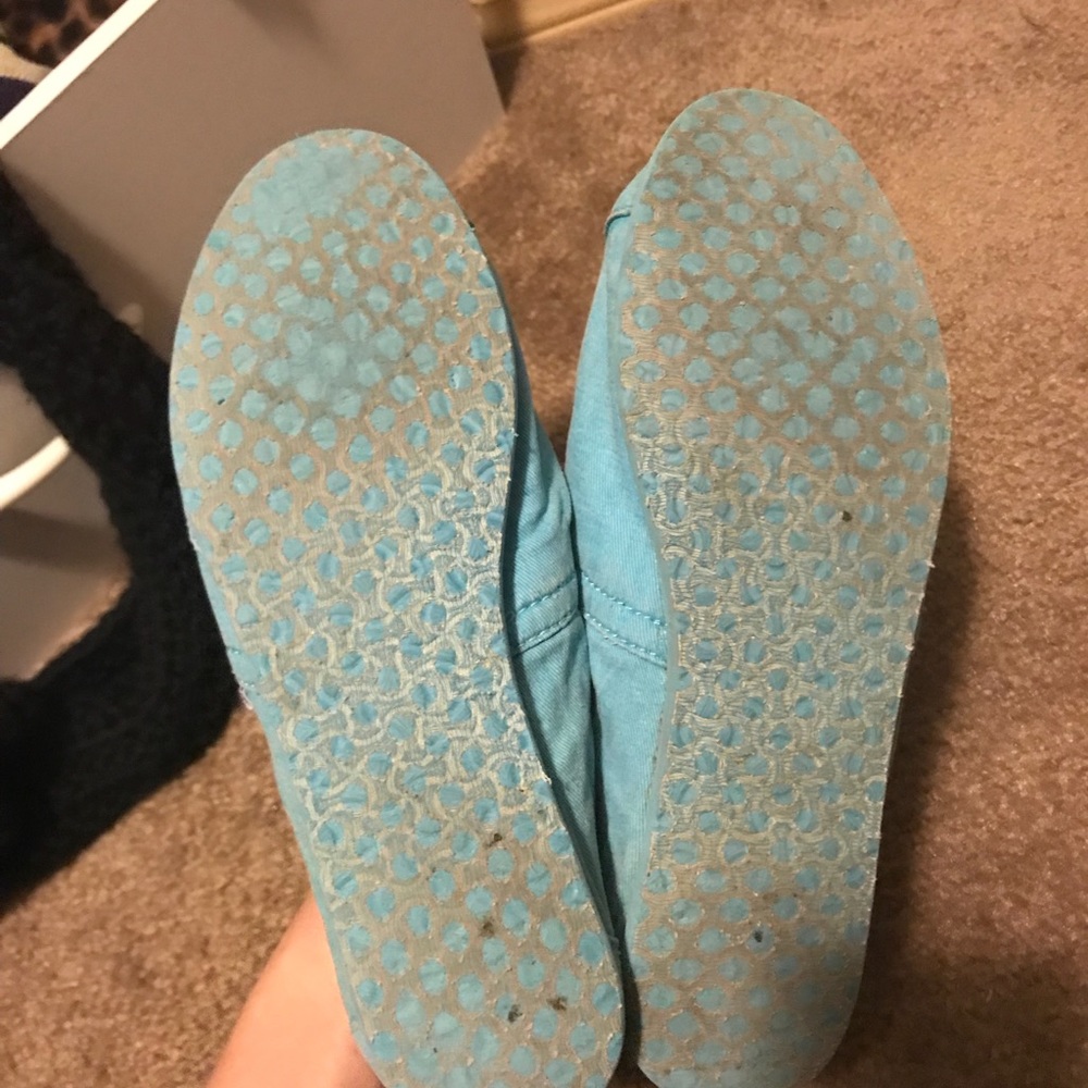 Toms - Picture 3 of 4