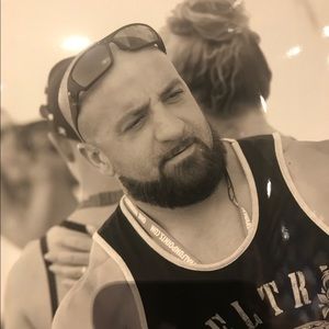 Meet your Posher, Angelo