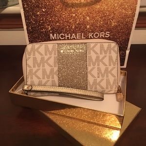 NWT Michael Kors Wallet