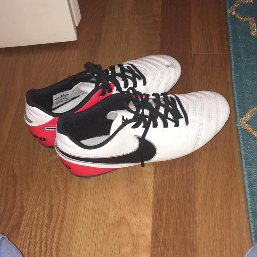 Nike tempo soccer cleats