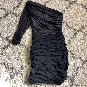 LBD 🖤 One Shoulder Ruched Dress