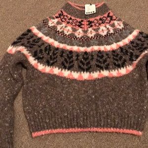 Crop top sweater