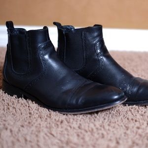 Black leather Chelsea boots
