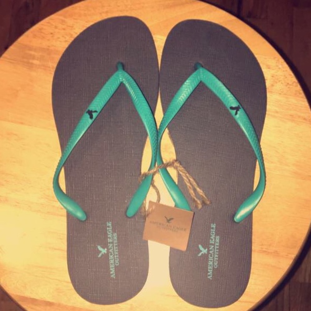 American eagle flip flops