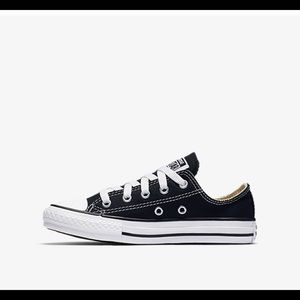 CONVERSE CHUCK TAYLOR ALL STAR LOW TOP Kids sz 11