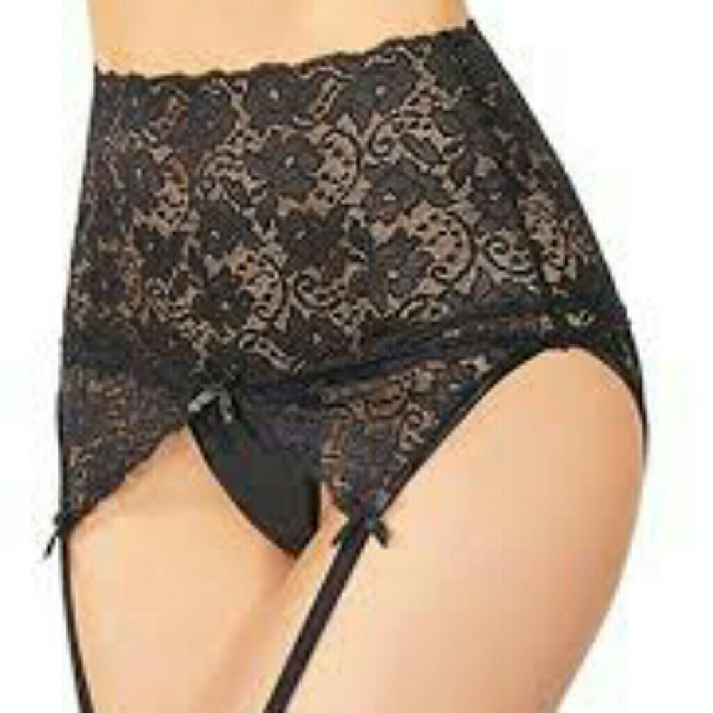 NWT one size XL High waist lace garter belt