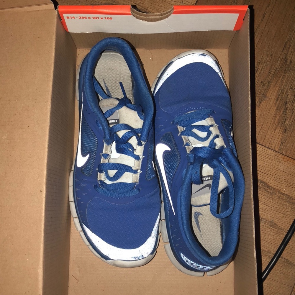 BLUE NIKE FREERUN , SZ 4Y