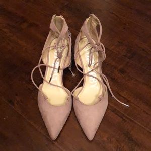 Sam & Libby tie up heels.