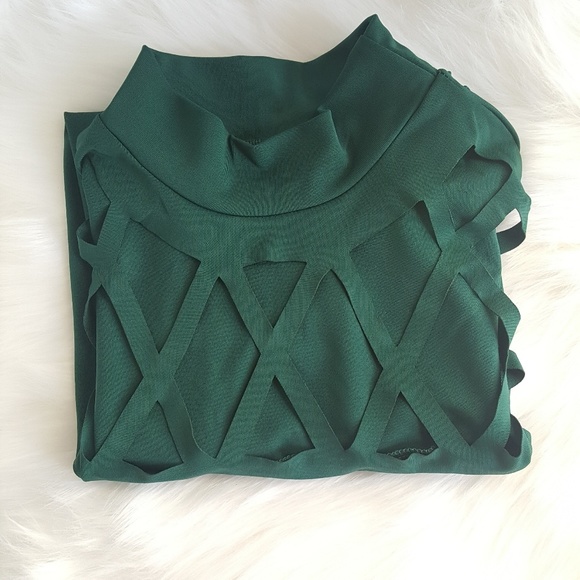 Green fitted dress - Picture 2 of 7