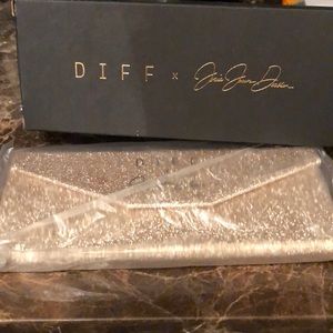 Jessie James Decker special edition singles case