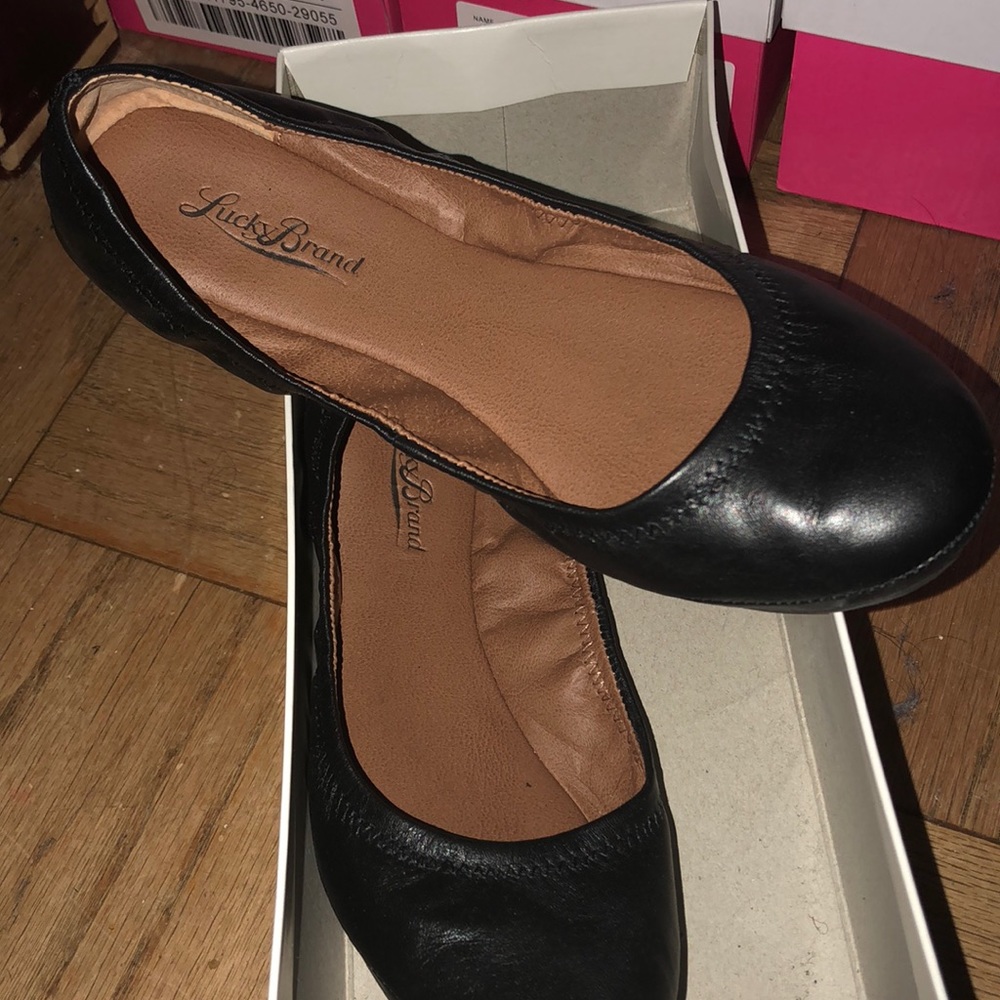 BLK LUCKY BRAND FLATS, SZ 7 NWOT