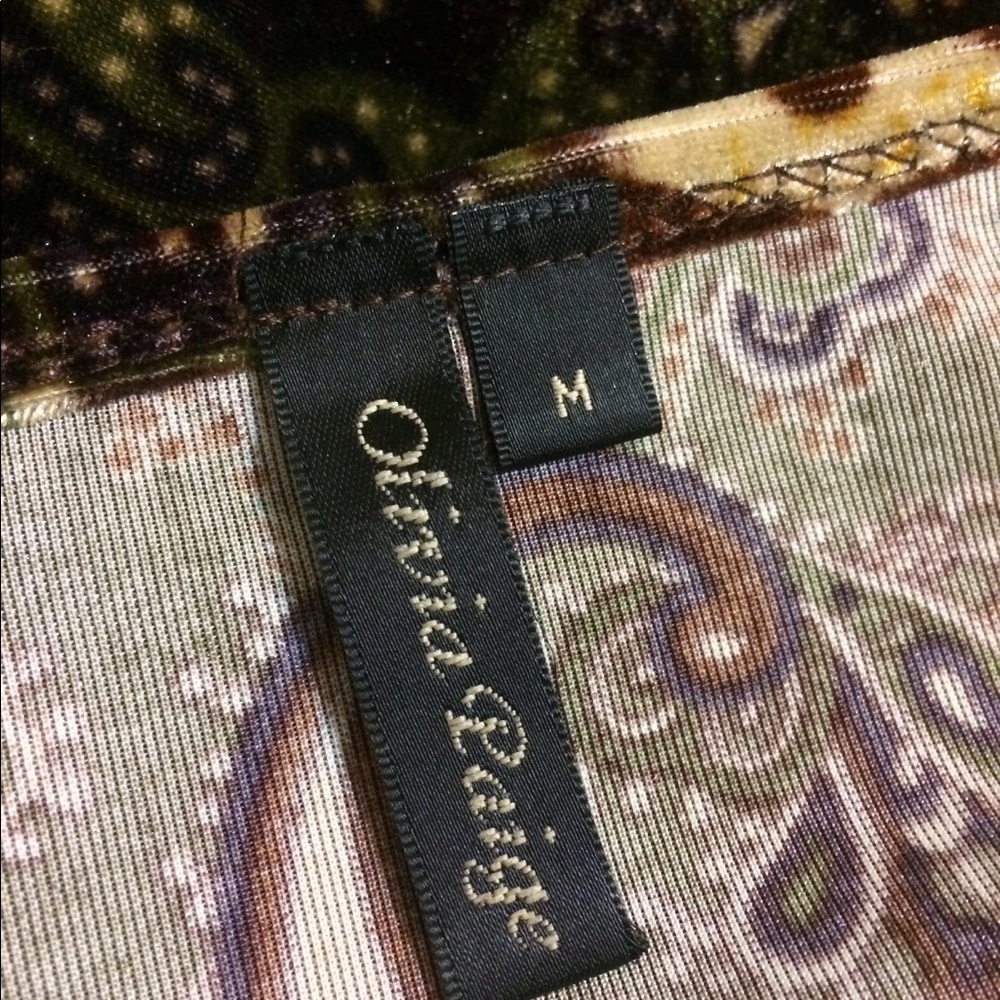 ☘️EUC Lucious Velour Top🌹☘️ - Picture 3 of 3