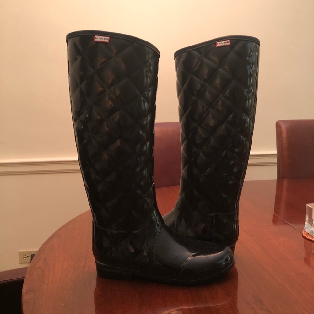 Quilted black hunter boots size:8 US