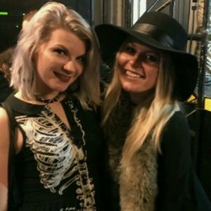 Meet your Posher, Desiree