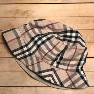 Burberry bucket hat