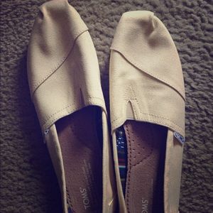 Toms new condition slip on shoes