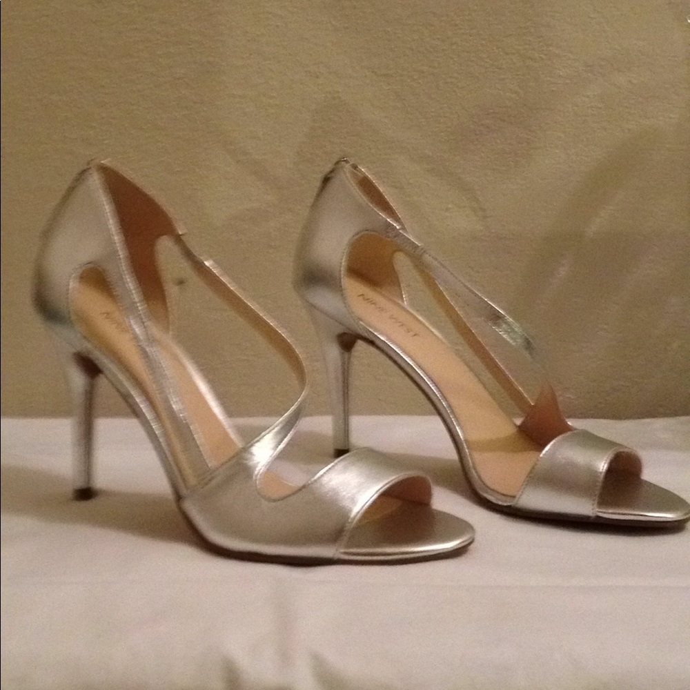 Nine West Simplistic Silver Strappy heels