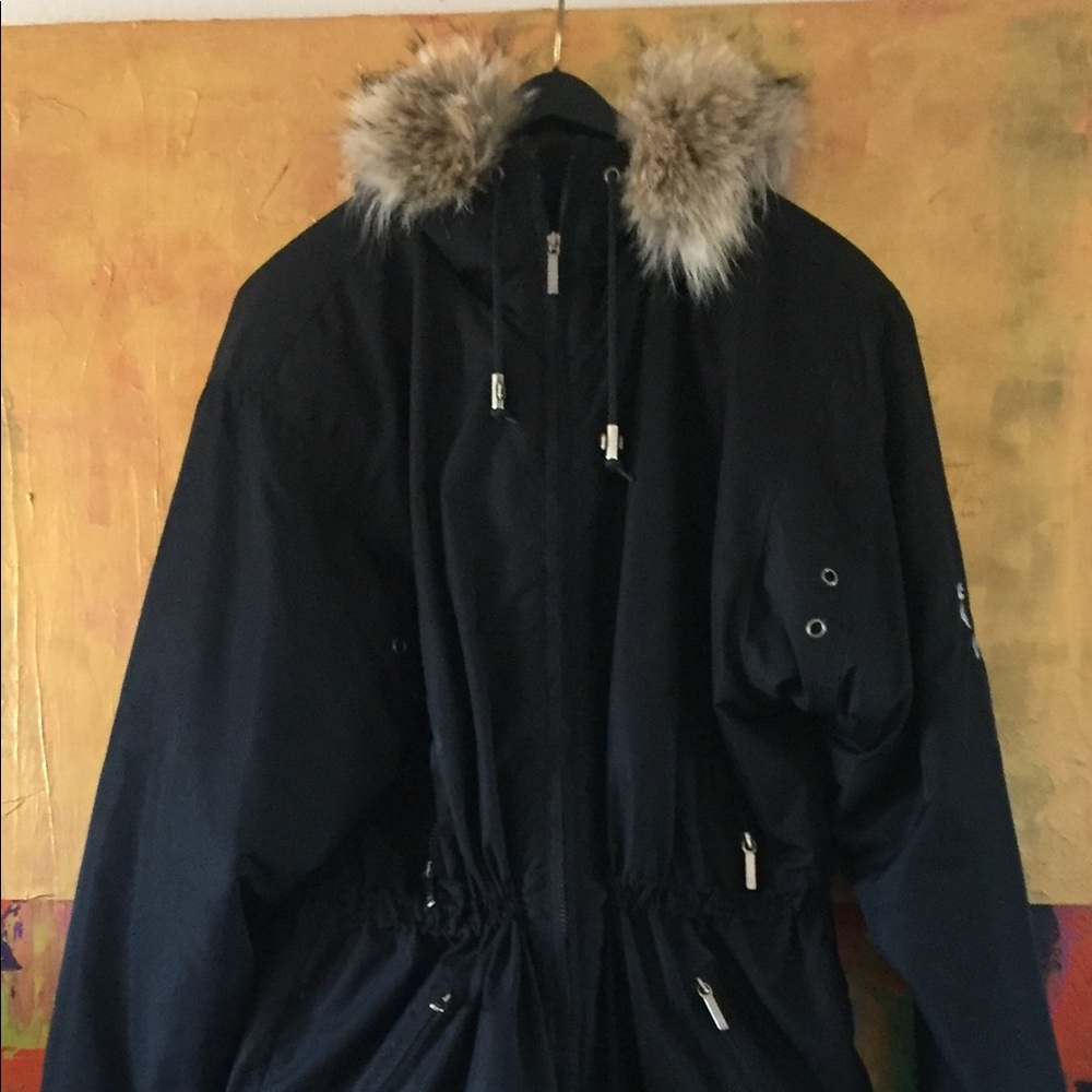 Metropolis Women's Jacket by Couloir.