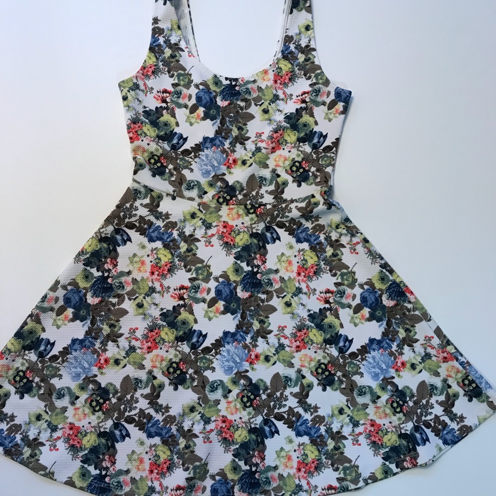 Misses soprano floral print dress size medium
