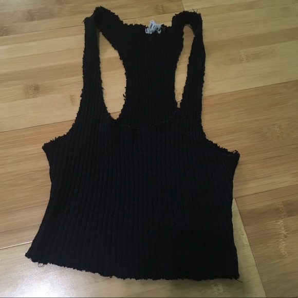 Black Ribbed Cropped Tank - Picture 1 of 2